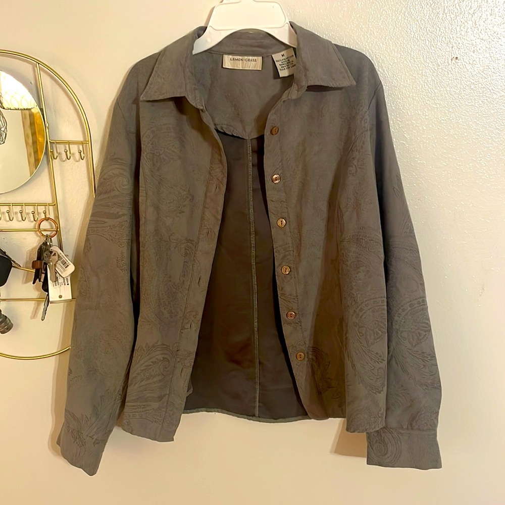 Lemon.Grass, women Top, 100% polyester, good condition preowned, size M